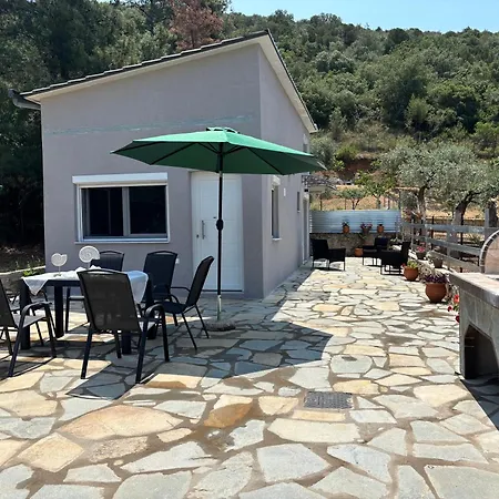 Elision * Skála Marión